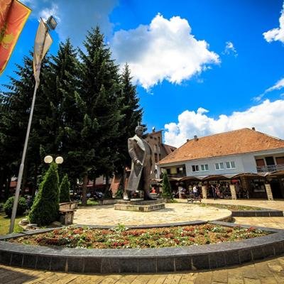 Spomenik serdaru Janku Vukotiću
